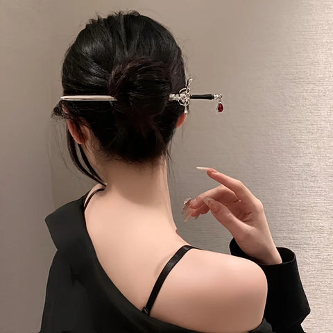 1 Exquisite Vintage Sword-Shaped Hairpin - A Classic Hairpin For An Elegant Look, A Traditional Hair Accessory Perfect For Updos