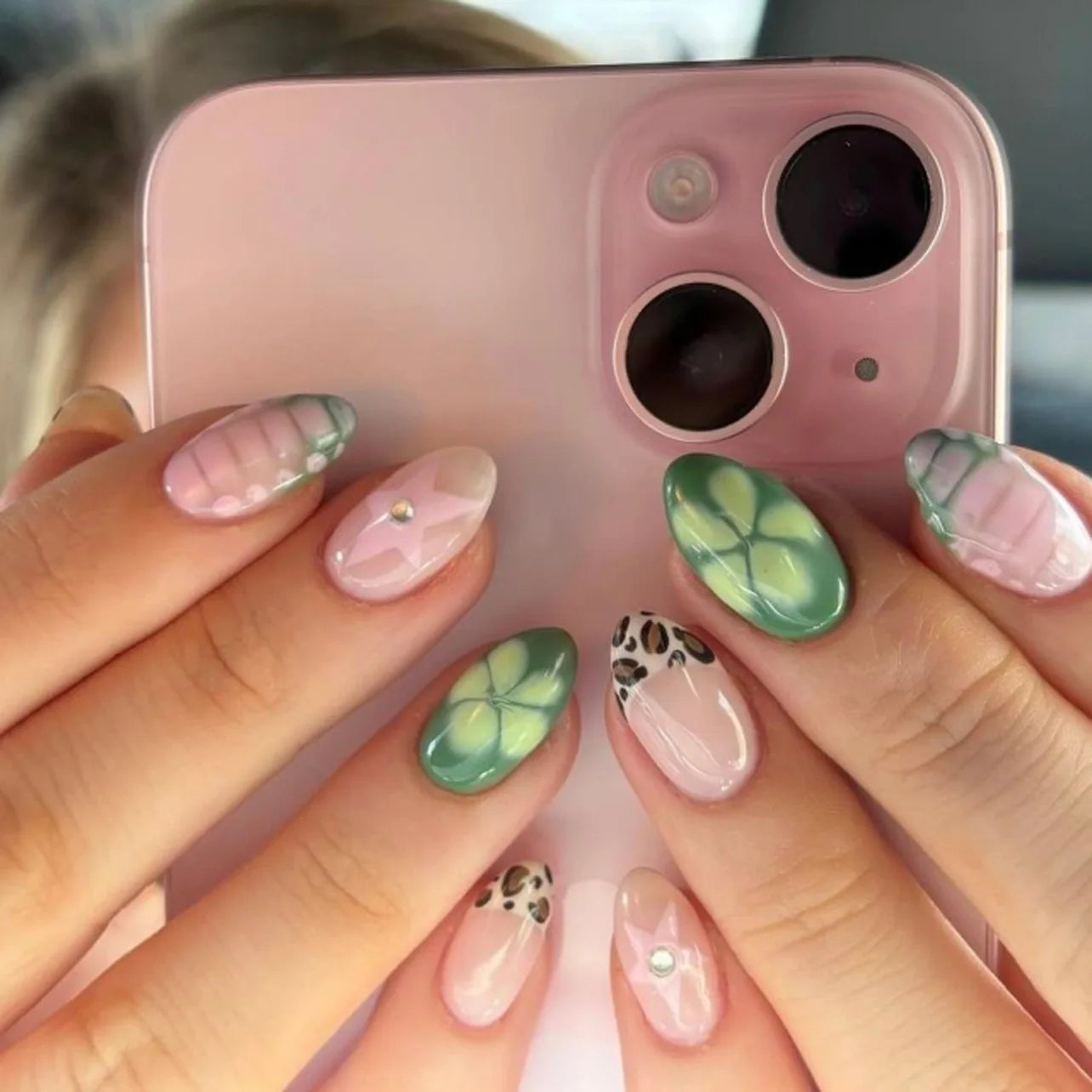 24pcs Brown French Leopard Print Press On Nails Stereo Pink Flower Designs Autumn False Nails Sweet Cool Almond Fake Nail Tips