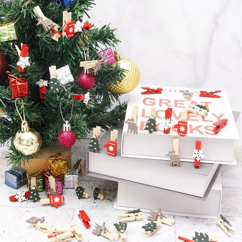 30pcs Christmas Wooden Clips Christmas Tree Photo Clips Pendant Elk Gloves Snowflake Clothespins DIY Photo Pegs for New Year