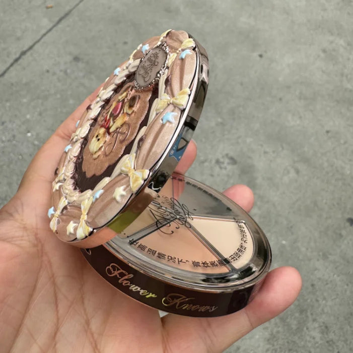 Sweetie Bear 4-Color Concealer Palette Flower Knows Face Makeup Set Spot Correcting Highlighting Contouring Beauty Makeup Tool