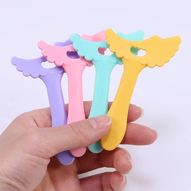 Wholesale Multi-functional Eyeliner Stencil Wing Tips Silicone Eyeliner Aid Drawing Lipstick Wearing Aid Reusable Makeup Tools