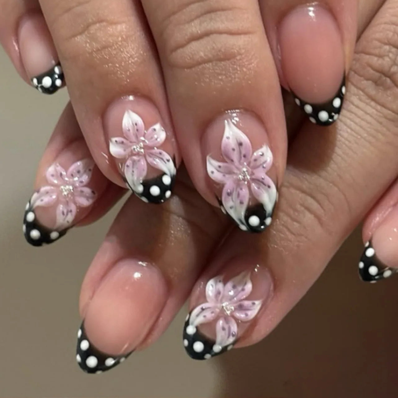 24pcs Tropical Flower Press On Nails Colorful French 3D Crystal Butterfly Shells Pattern Printed False Nails Almond Fake Nail