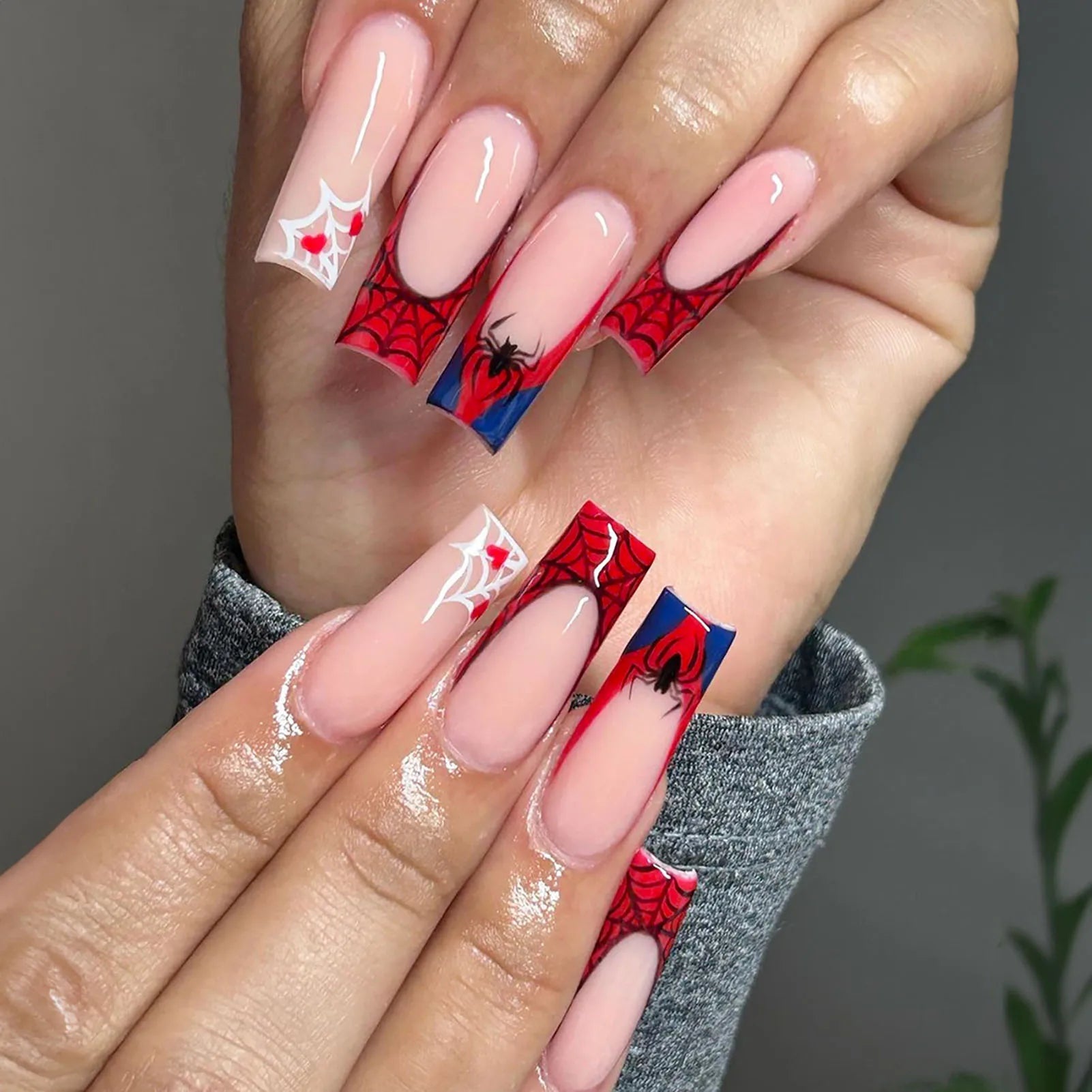 24pcs Sliver Spider Design Fake Nail Halloween Gothic Punk False Nail Tips Wearable European Heavy Metal Almond Press on Nails