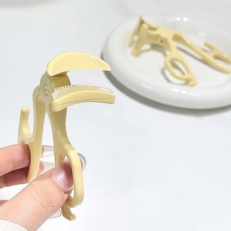 Wide-Angle Portable One-Clip Eyelash Curler Comb Tooth Lashes Styling Tool Easy to Operate Enlarges Eyes Partial Curler