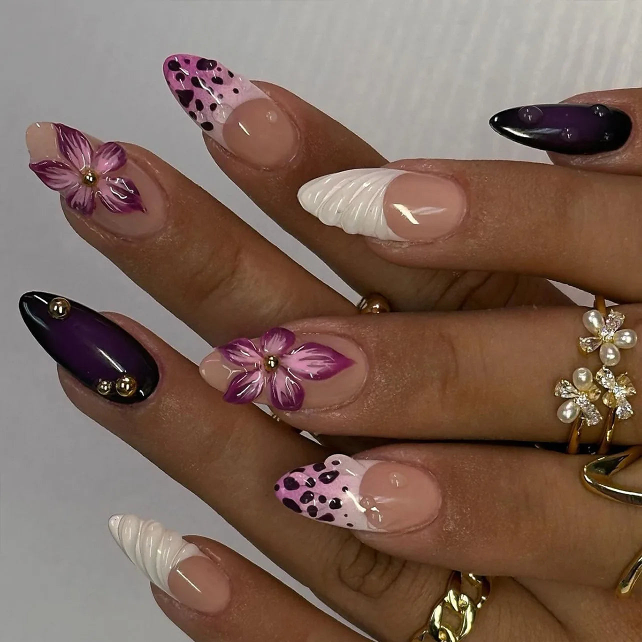 24pcs Brown French Leopard Print Press On Nails Stereo Pink Flower Designs Autumn False Nails Sweet Cool Almond Fake Nail Tips