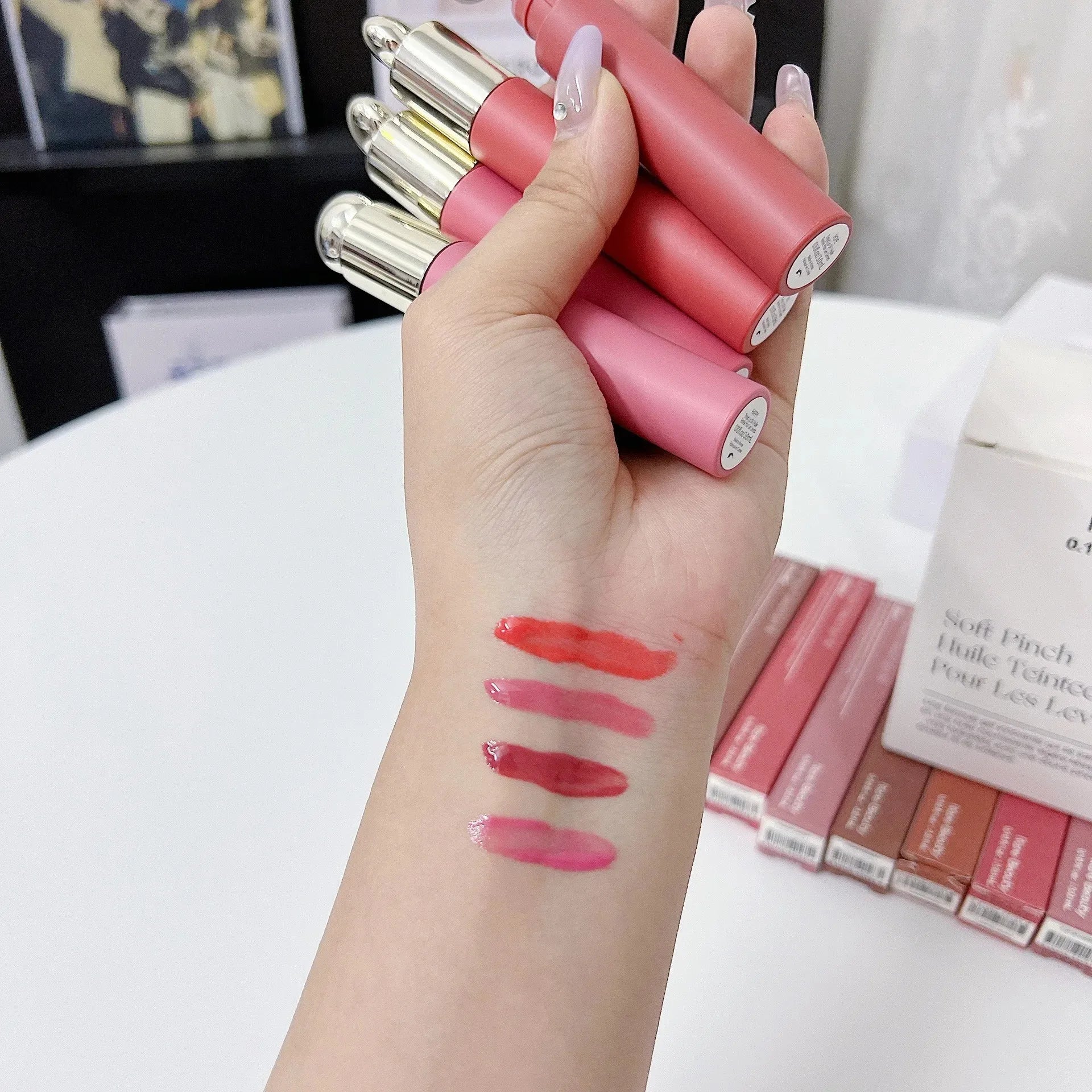 New Rare Beauty Silky Velvet Long-lasting Easy-to-apply Lip Color That Naturally Brightens the Complexion